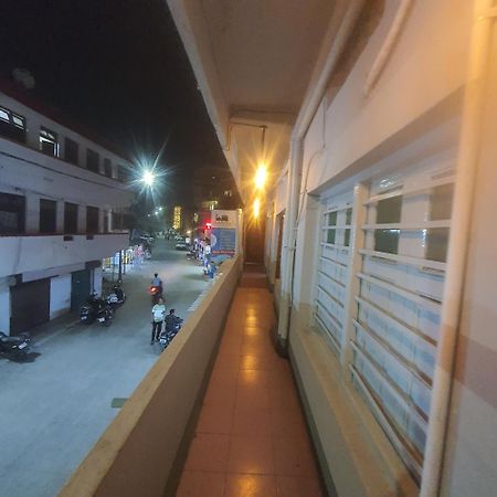 Hotel Family Stay Beside Railway Station Aurangābād Exterior foto
