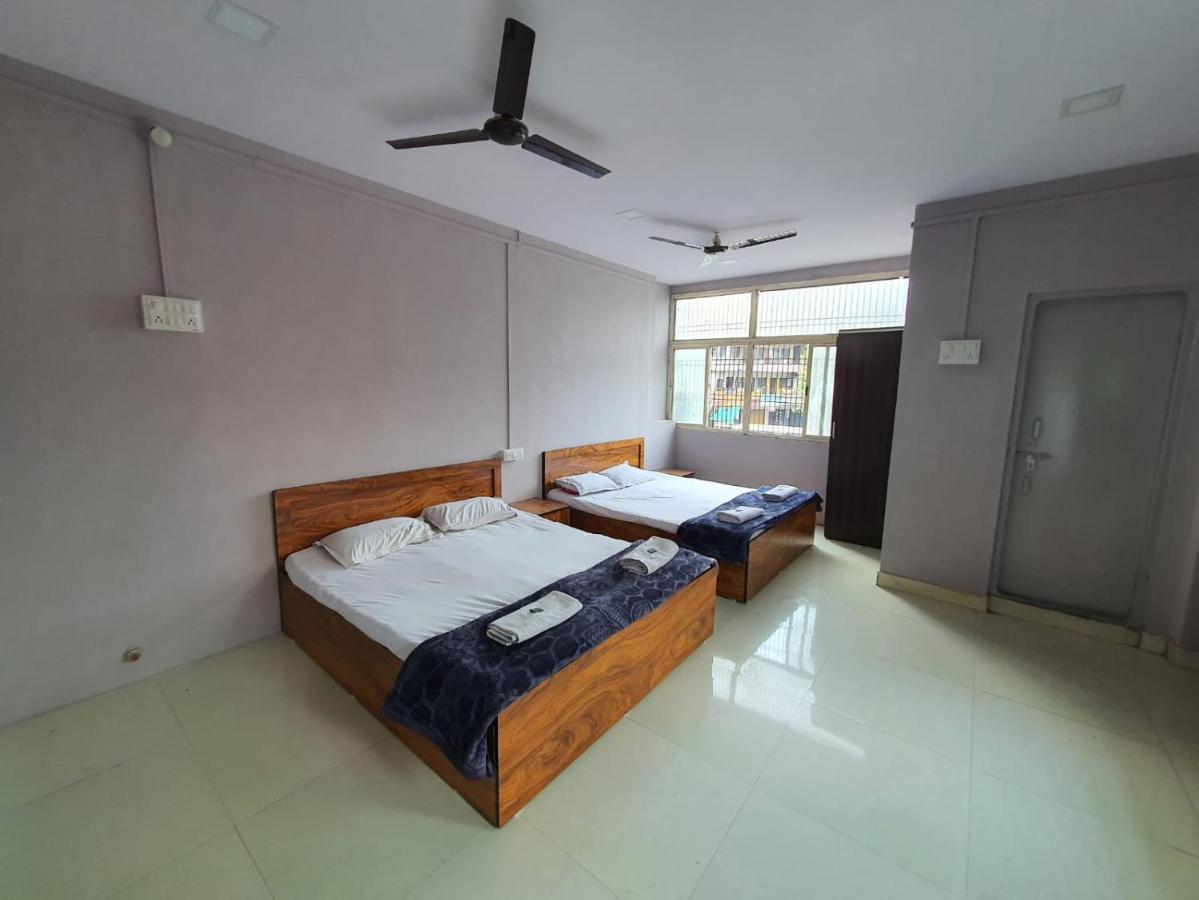 Hotel Family Stay Beside Railway Station Aurangābād Exterior foto