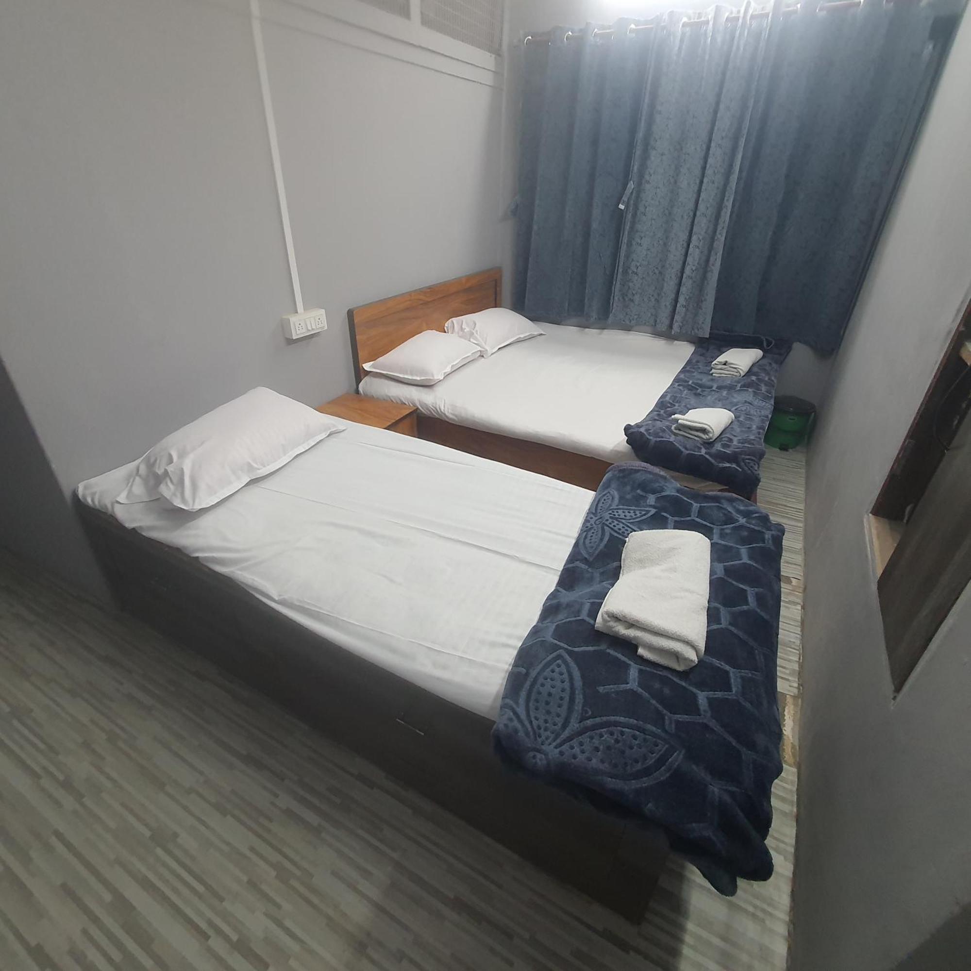 Hotel Family Stay Beside Railway Station Aurangābād Exterior foto