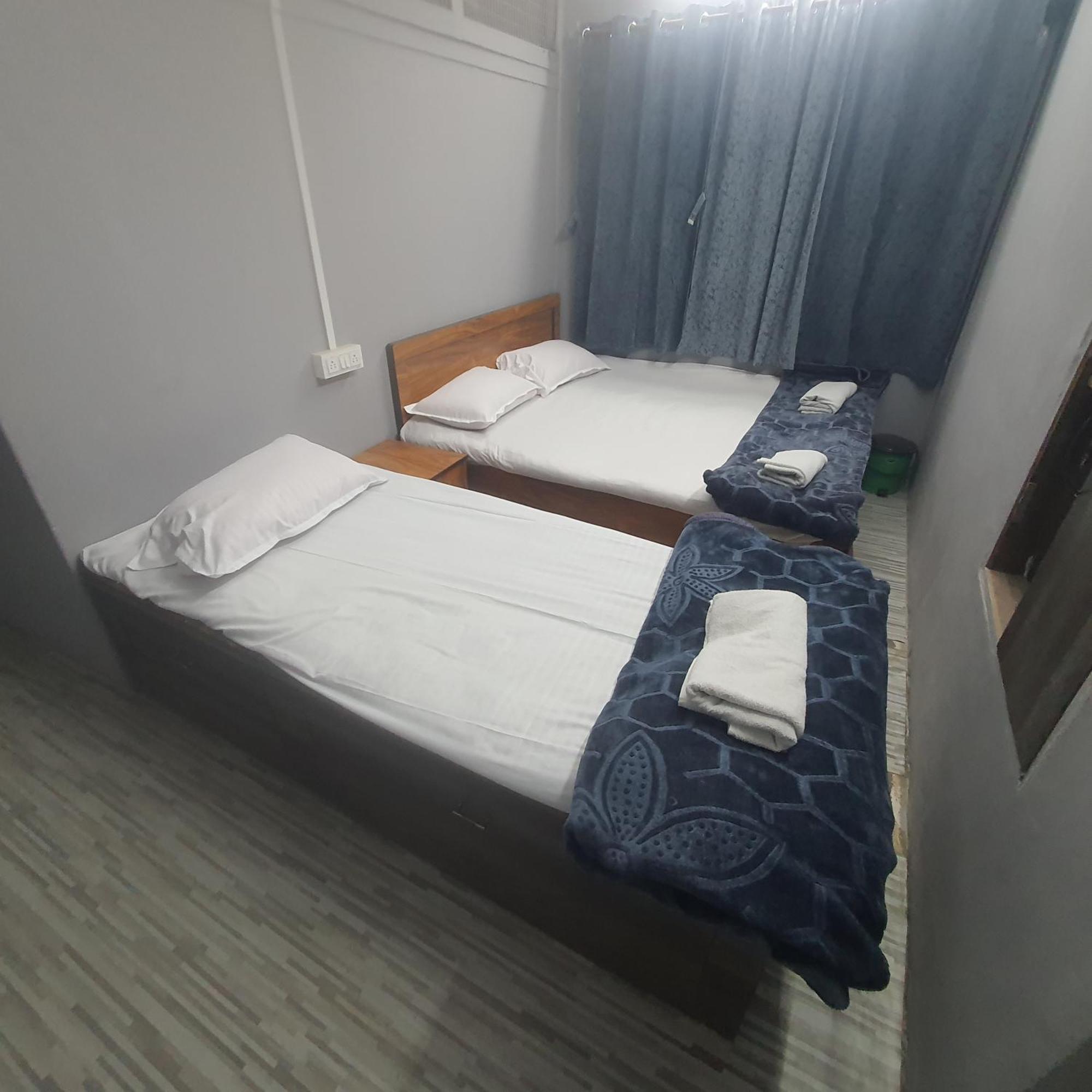 Hotel Family Stay Beside Railway Station Aurangābād Exterior foto