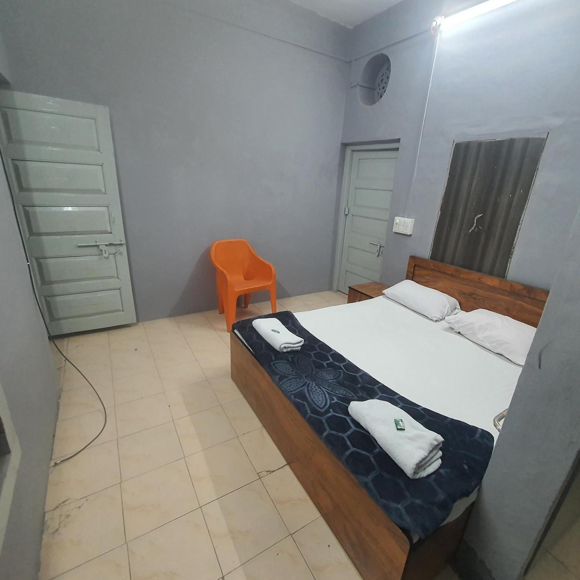 Hotel Family Stay Beside Railway Station Aurangābād Exterior foto