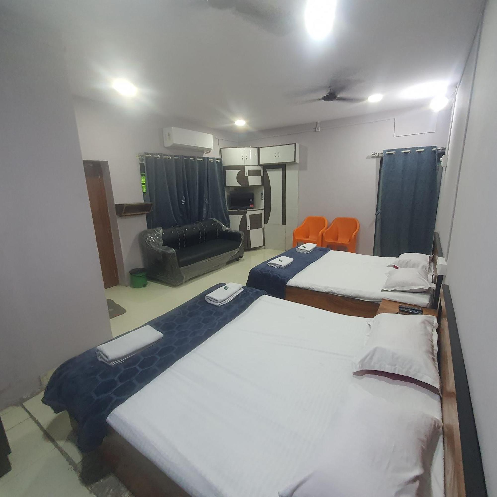 Hotel Family Stay Beside Railway Station Aurangābād Exterior foto